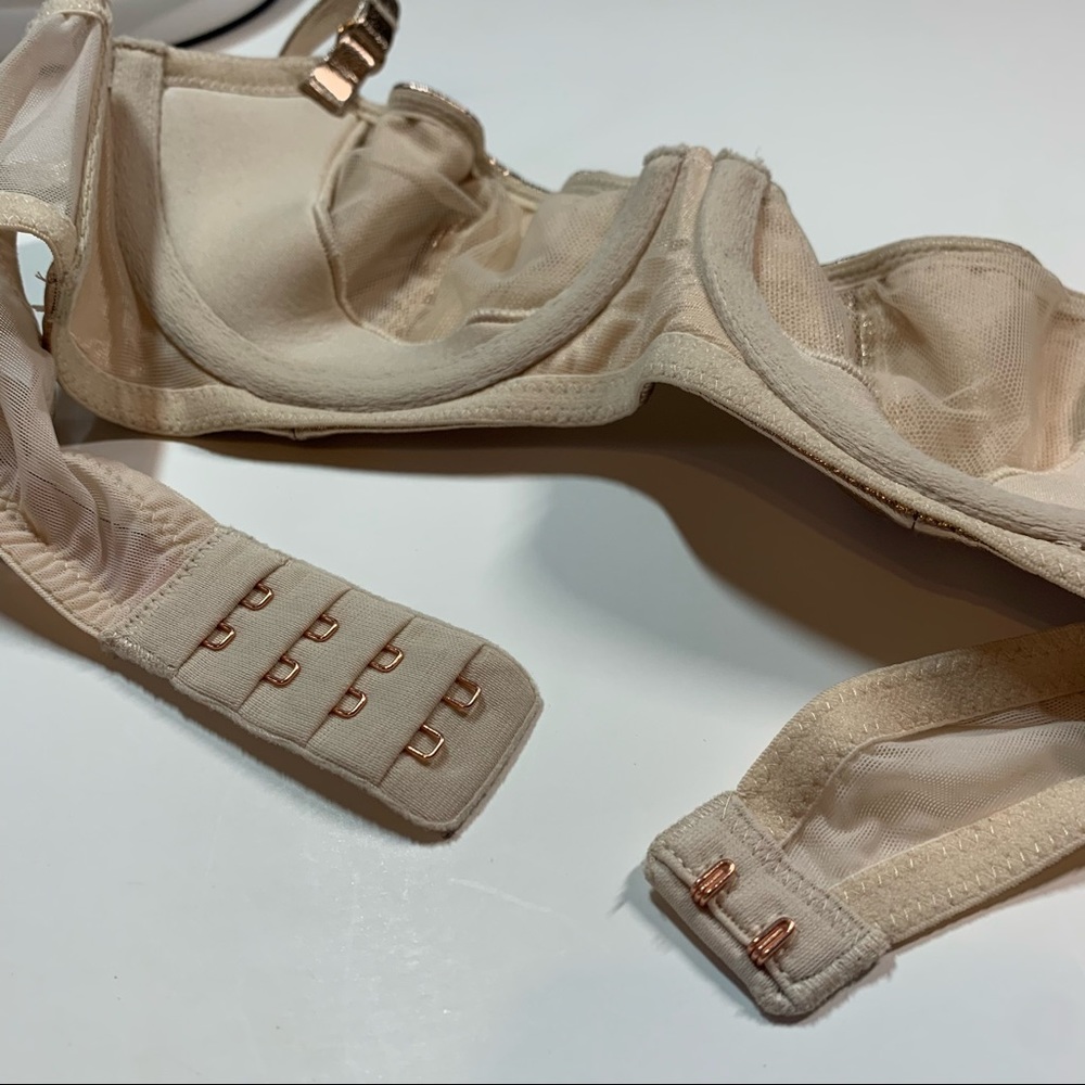 32B Victoria’s Secret Rose Gold faux leather Dream Angel push-up without padding - Picture 16 of 16